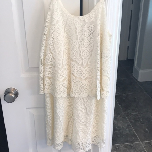 White Romper 😍 - Picture 3 of 6